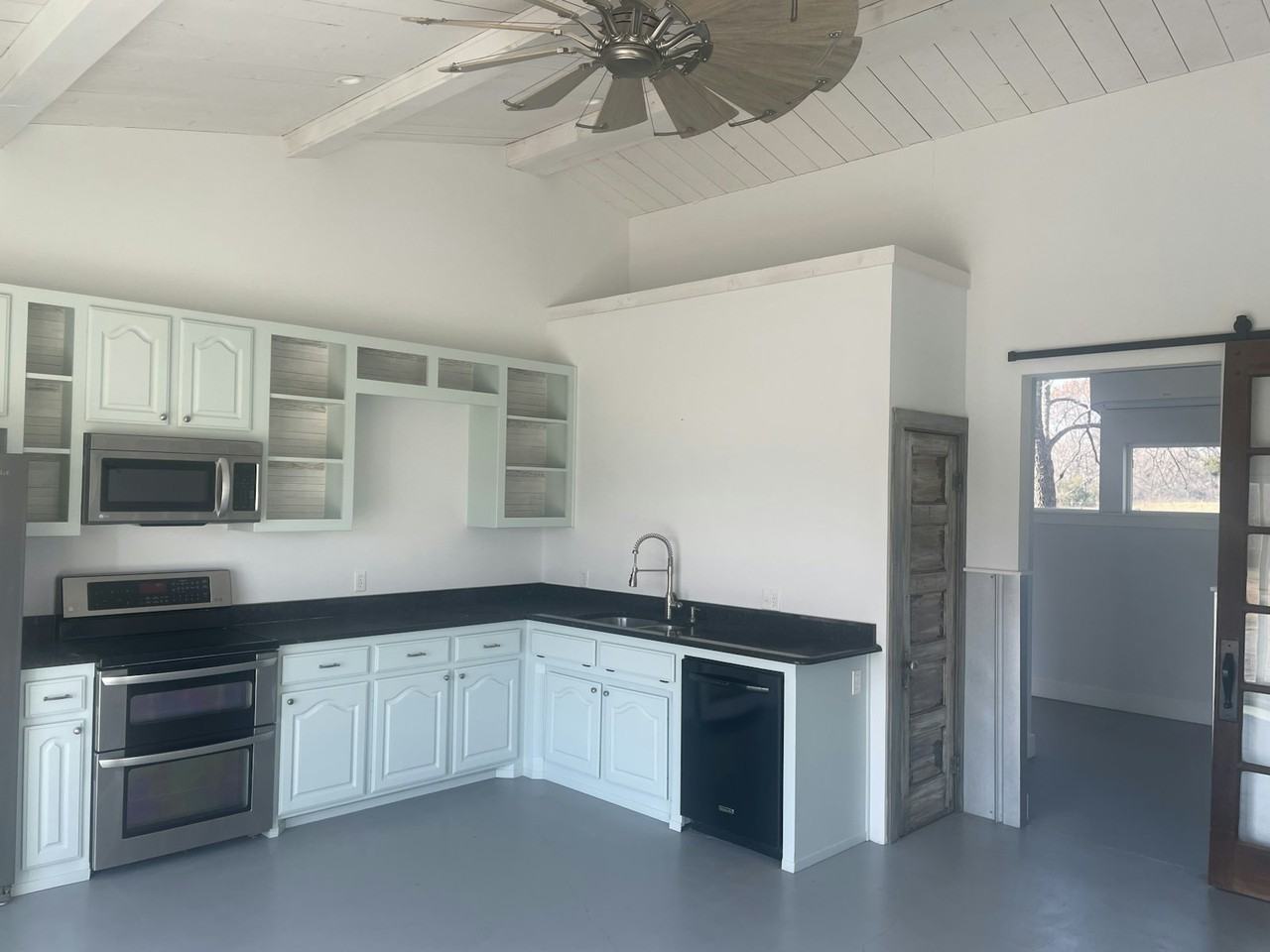 459 Silver Lane - Photo 3 of 5