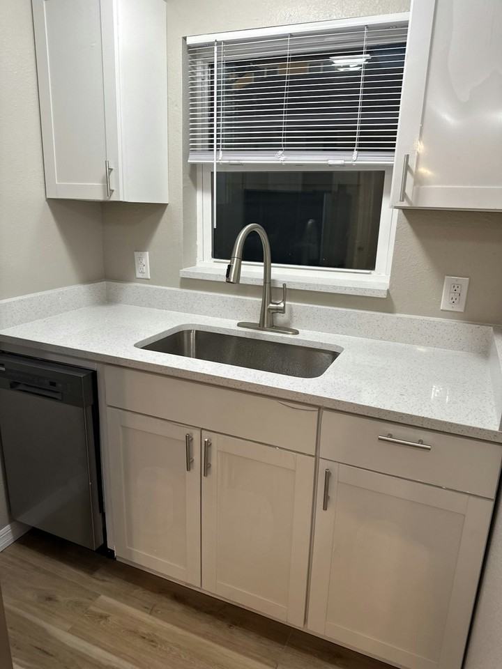 18015 1st Street East, Unit 18011 - Photo 3 of 12