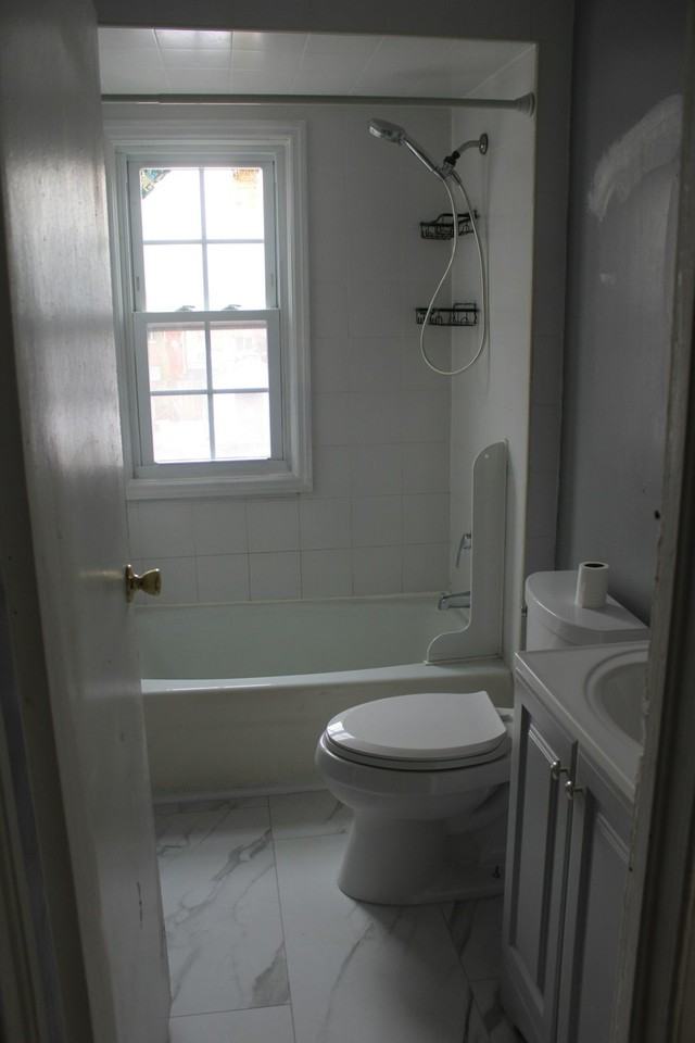110 Warren Avenue, Unit 110 warren - Photo 3 of 6
