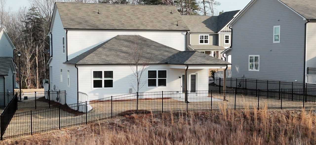 4052 Peregrine Way - Photo 5 of 37