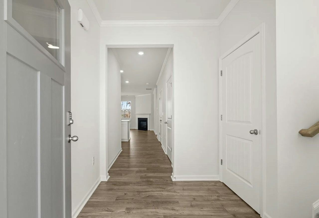 4052 Peregrine Way - Photo 7 of 37