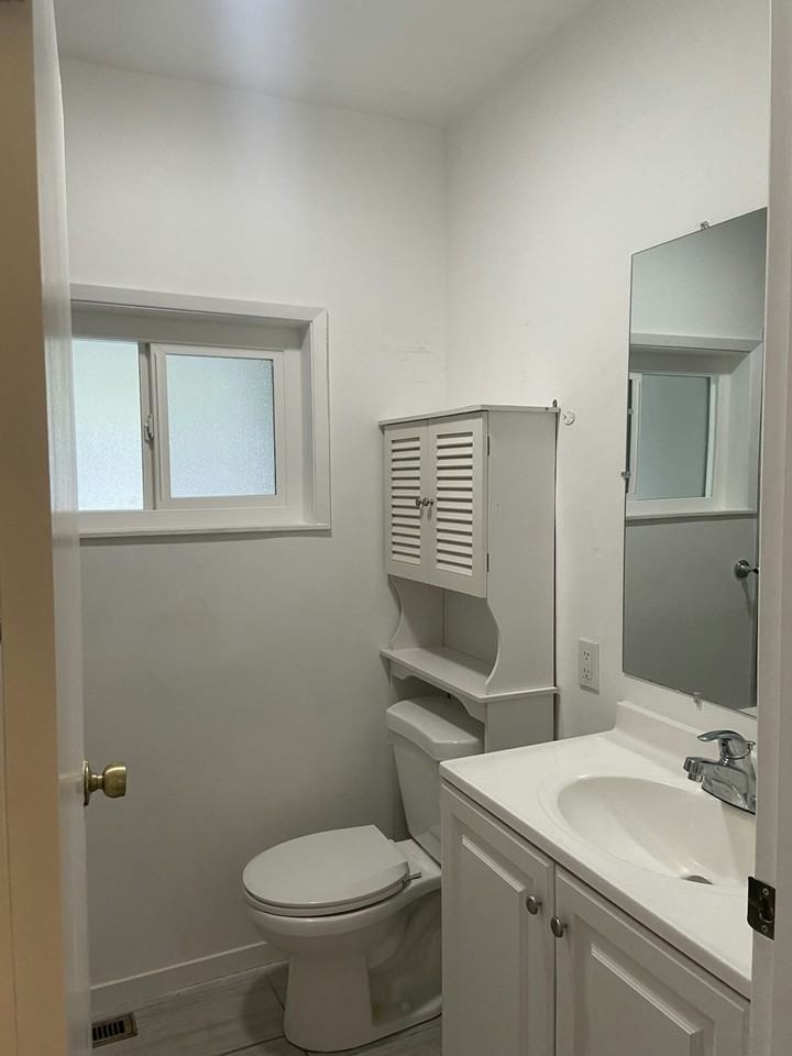 7949 Earl St. - Photo 3 of 8