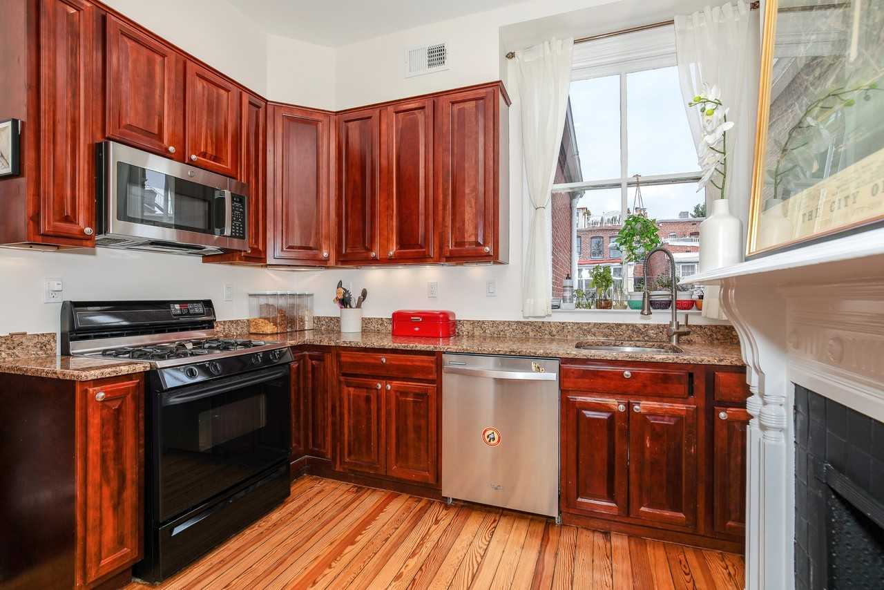 1711 Riggs Pl Nw #1 - Photo 2 of 11