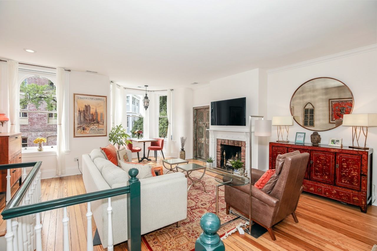 1711 Riggs Pl Nw #1 - Photo 3 of 11