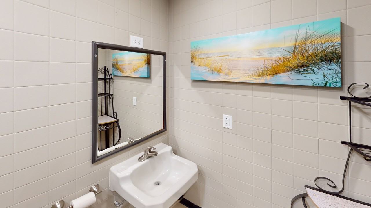 Haymarket Square (221 S Peoria) Commercial - Photo 3 of 9