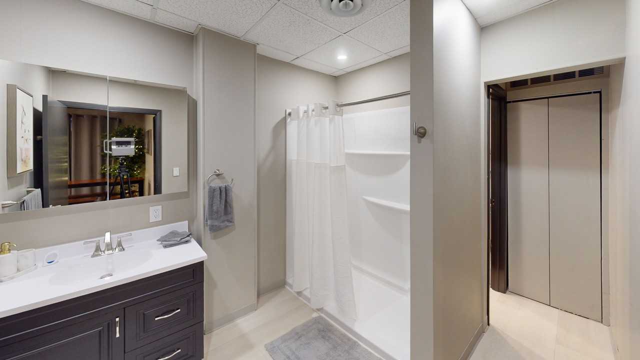 Haymarket Square (221 S Peoria) Commercial - Photo 4 of 9