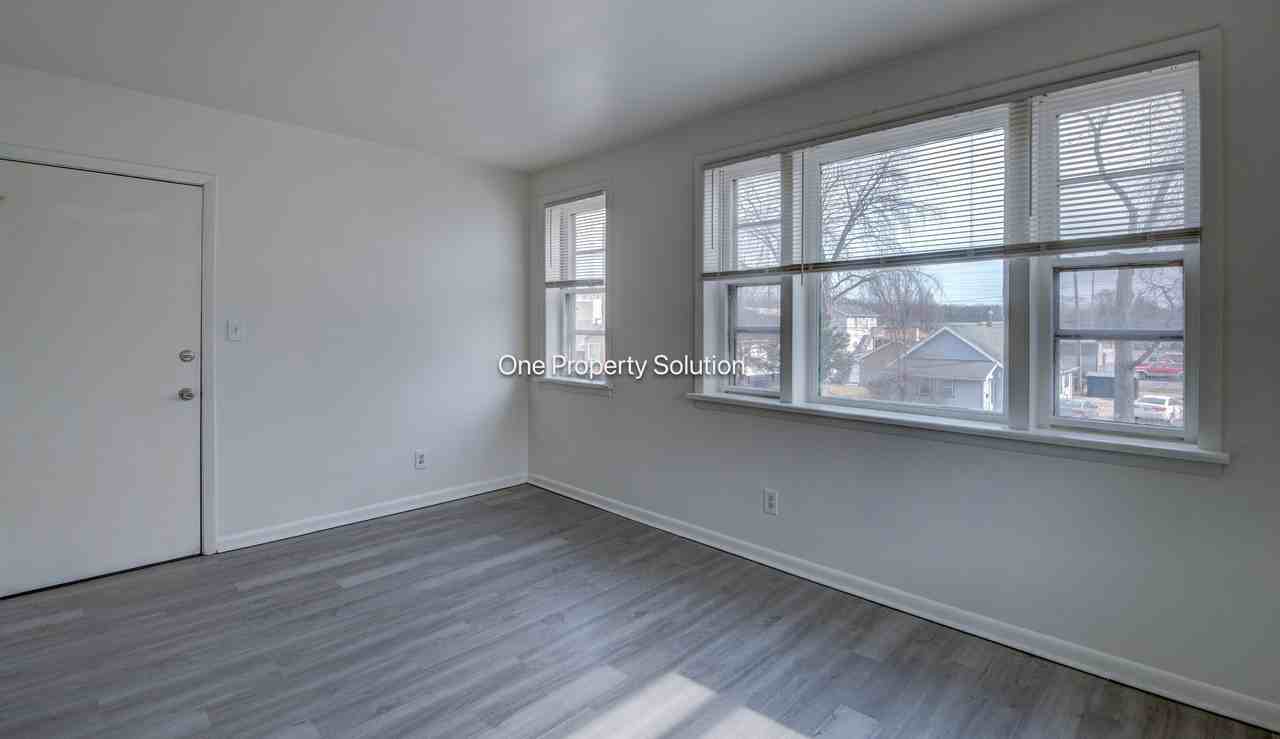 6138 Marshall Avenue 2nd floor - Photo 3 of 14