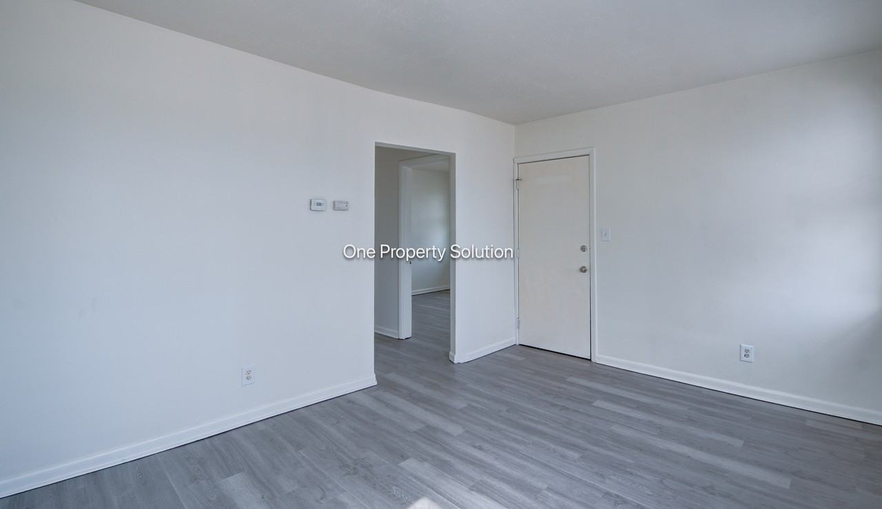 6138 Marshall Avenue 2nd floor - Photo 5 of 14