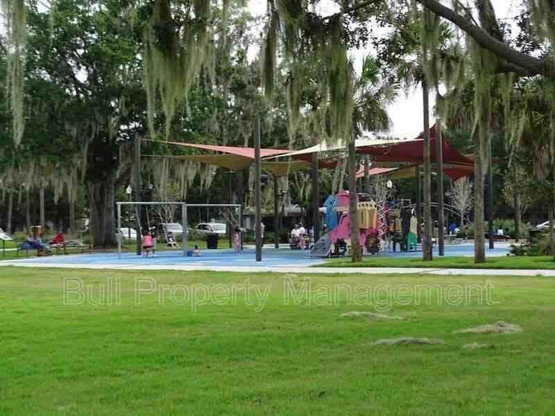 Lakeside APT - Photo 3 of 23