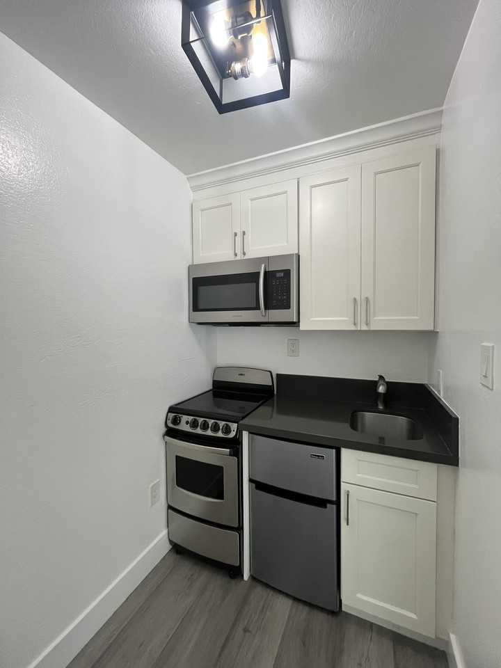 Humboldt Street #1158 - Photo 2 of 7