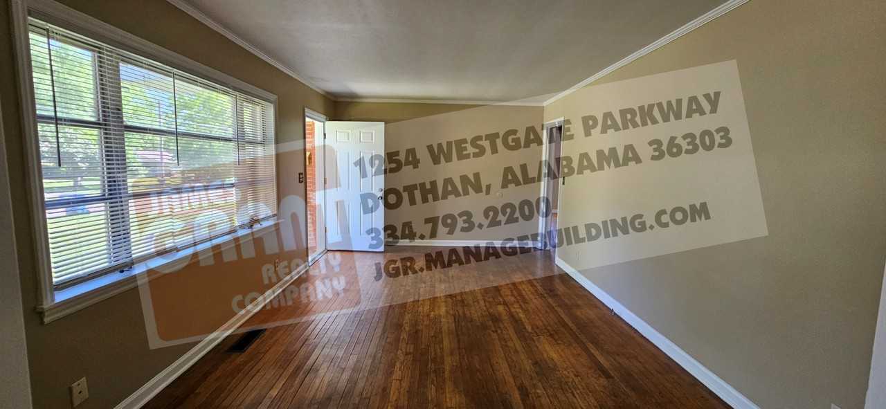 2004 Roebuck St - Photo 3 of 50