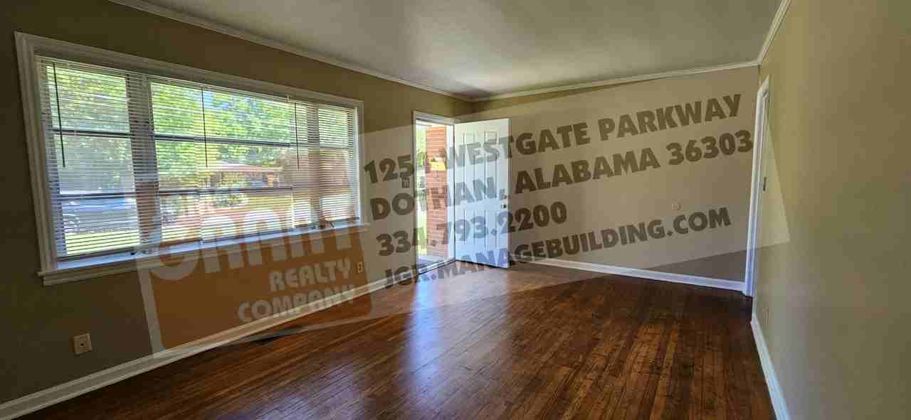 2004 Roebuck St - Photo 4 of 50