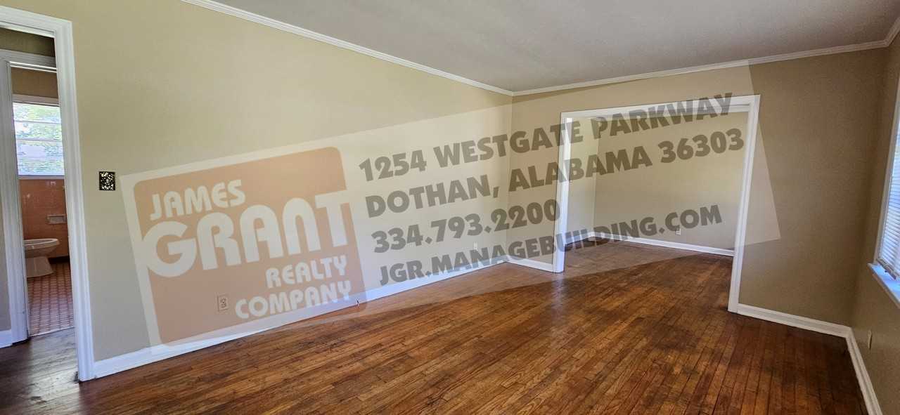 2004 Roebuck St - Photo 5 of 50