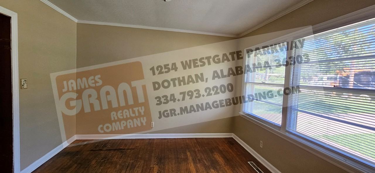 2004 Roebuck St - Photo 6 of 50