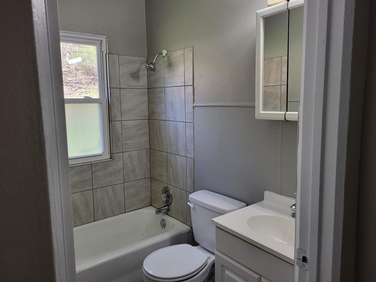 2604 Grant Street - Photo 7 of 10