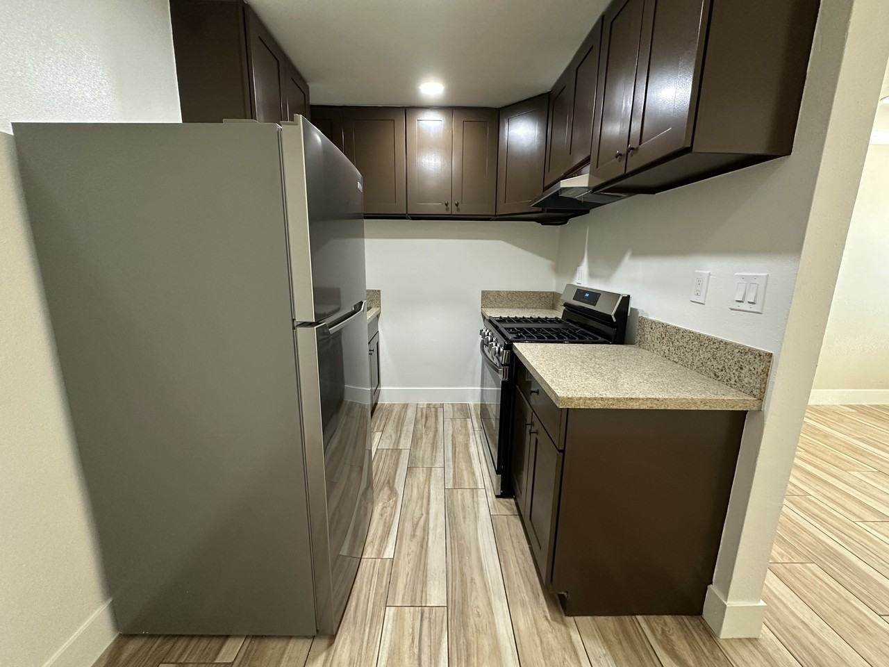 1327 W. Stoneridge Court - Photo 6 of 17