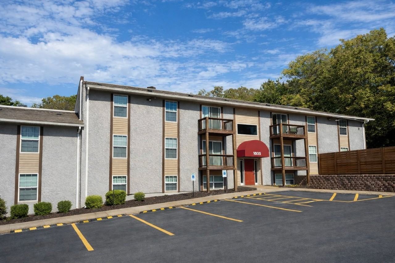 Quarry Ridge Apartments - Photo 2 of 4