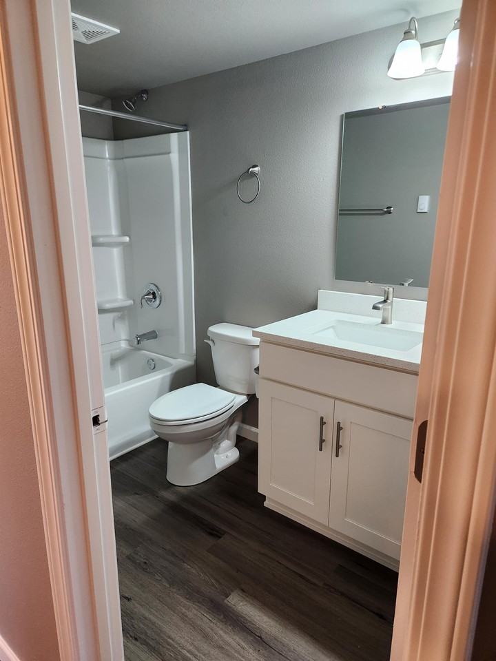 Four Fountains - Photo 2 of 14