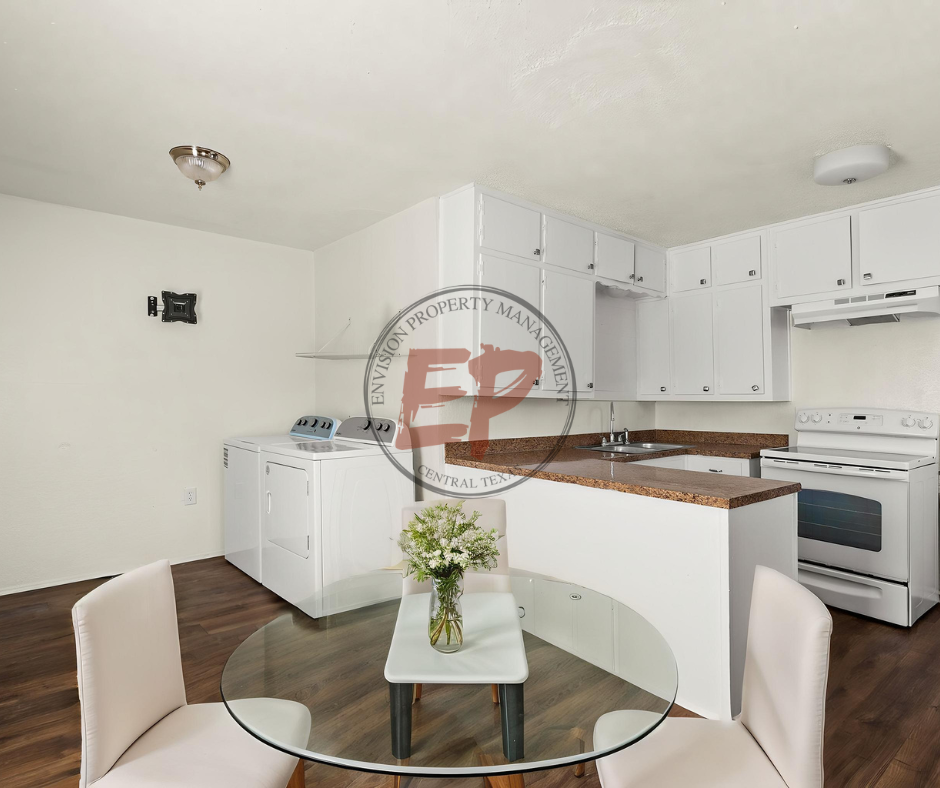 2712 Lyle Ave #1 - Photo 7 of 12