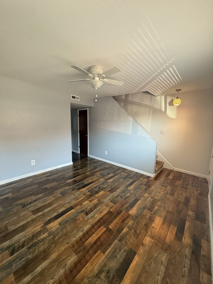 3320 Bridges Street Apt 14 - Photo 3 of 12
