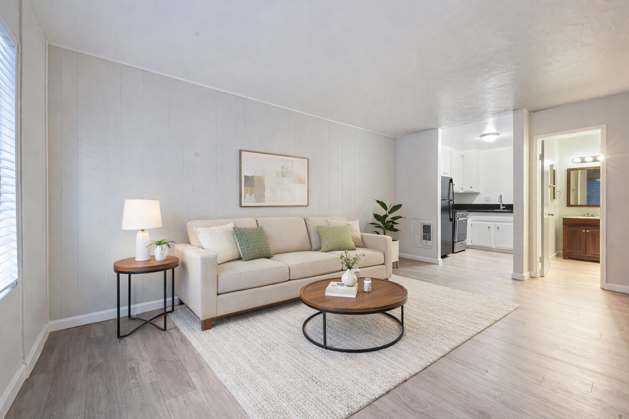 2525 Broadway - Photo 5 of 15