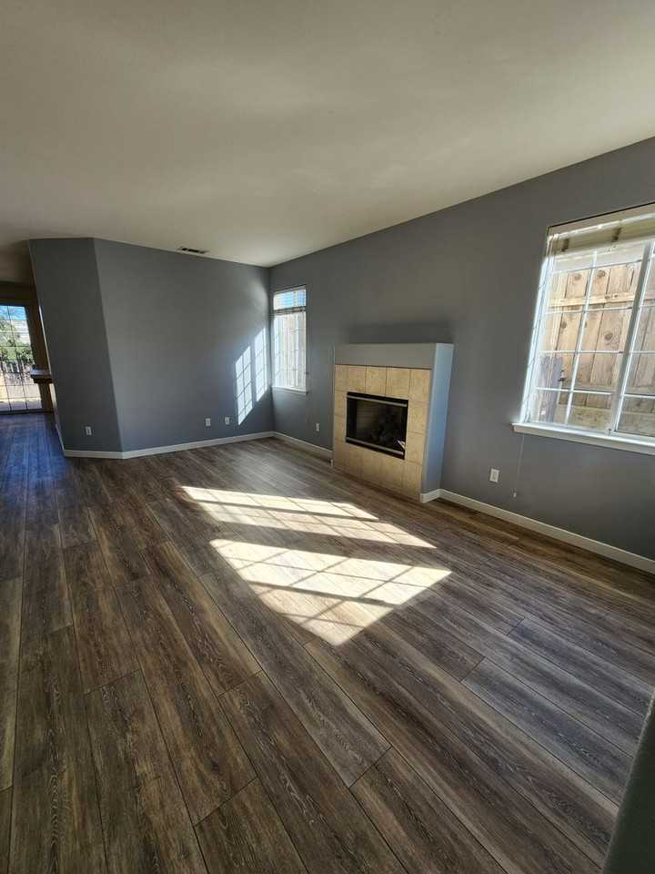 1465 24th St - Photo 3 of 25