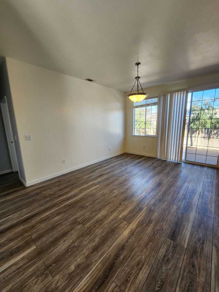 1465 24th St - Photo 4 of 25