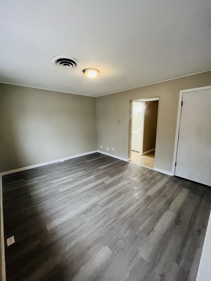 852 North Main Street - Photo 2 of 10