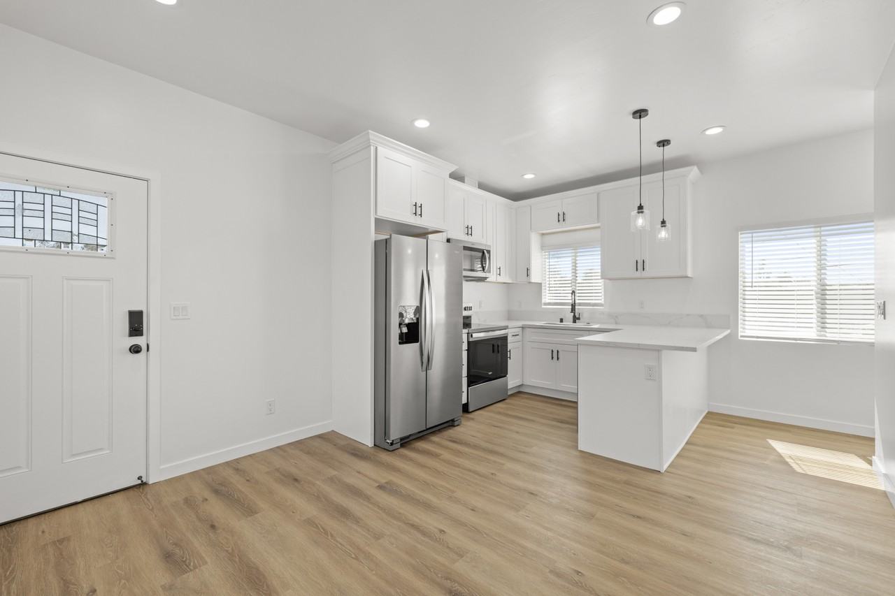 6404 Shane Place - Photo 3 of 13