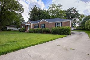 featured image of 2880 Old Lost Mountain Rd