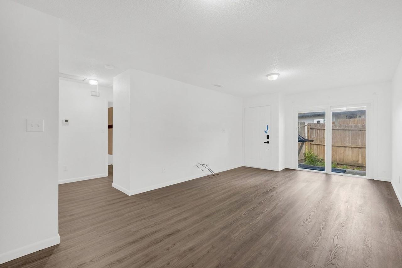 2920 Se 53rd Ct - Photo 7 of 22