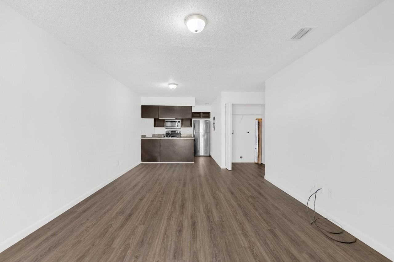 2920 Se 53rd Ct - Photo 6 of 22