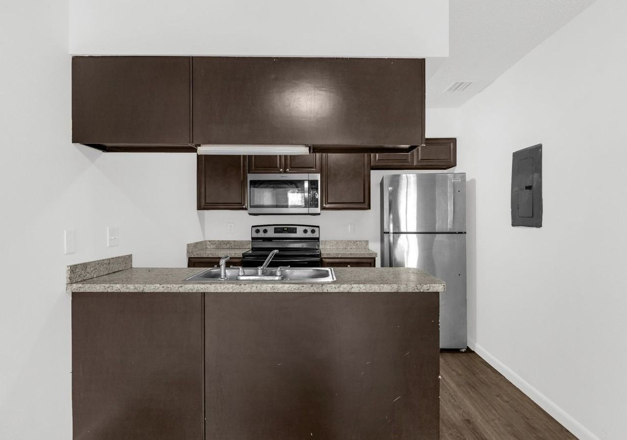 2920 Se 53rd Ct - Photo 3 of 22