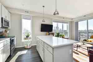 featured image of 829 Marshall St Ne