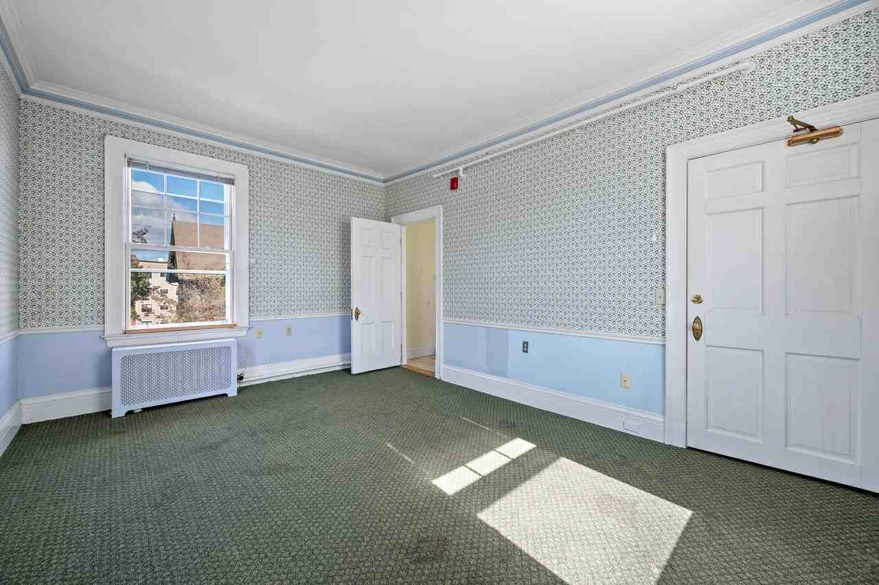 7 Oak Street - Photo 3 of 50