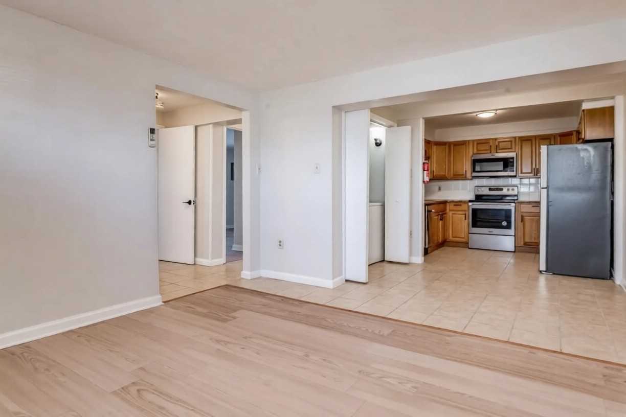 1005-1015 Lincoln Street - Photo 5 of 10