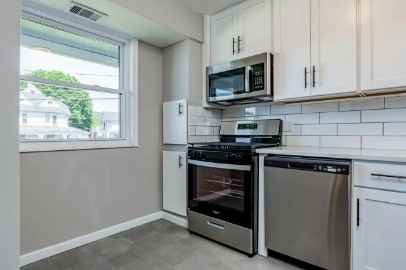 802 Main Street - Photo 2 of 10