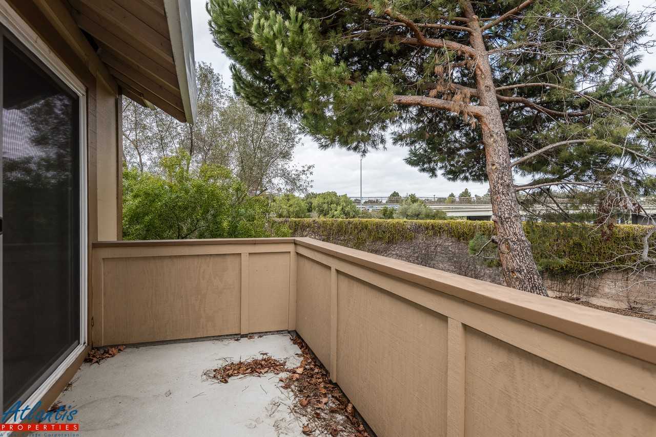 2468 W Bayshore Rd #10 - Photo 4 of 10