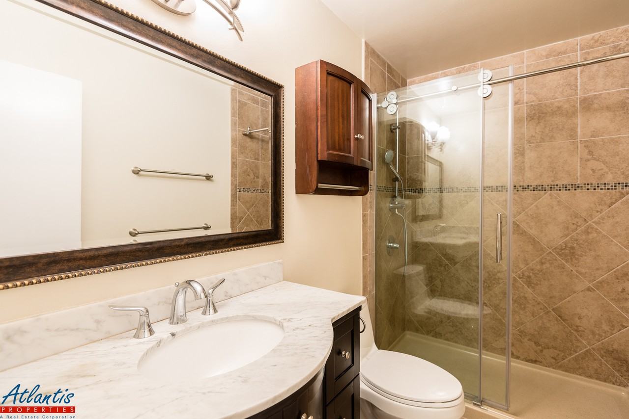 2468 W Bayshore Rd #10 - Photo 7 of 10