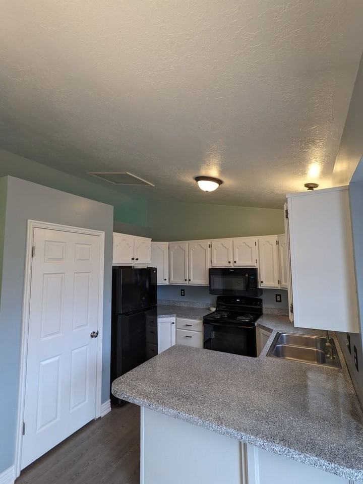 2218 S 150 W - Photo 5 of 36