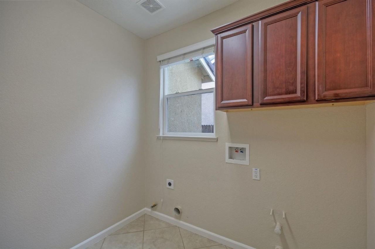 9308 Pascal Way - Photo 4 of 20