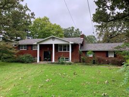 featured image of 998 Vista Dr