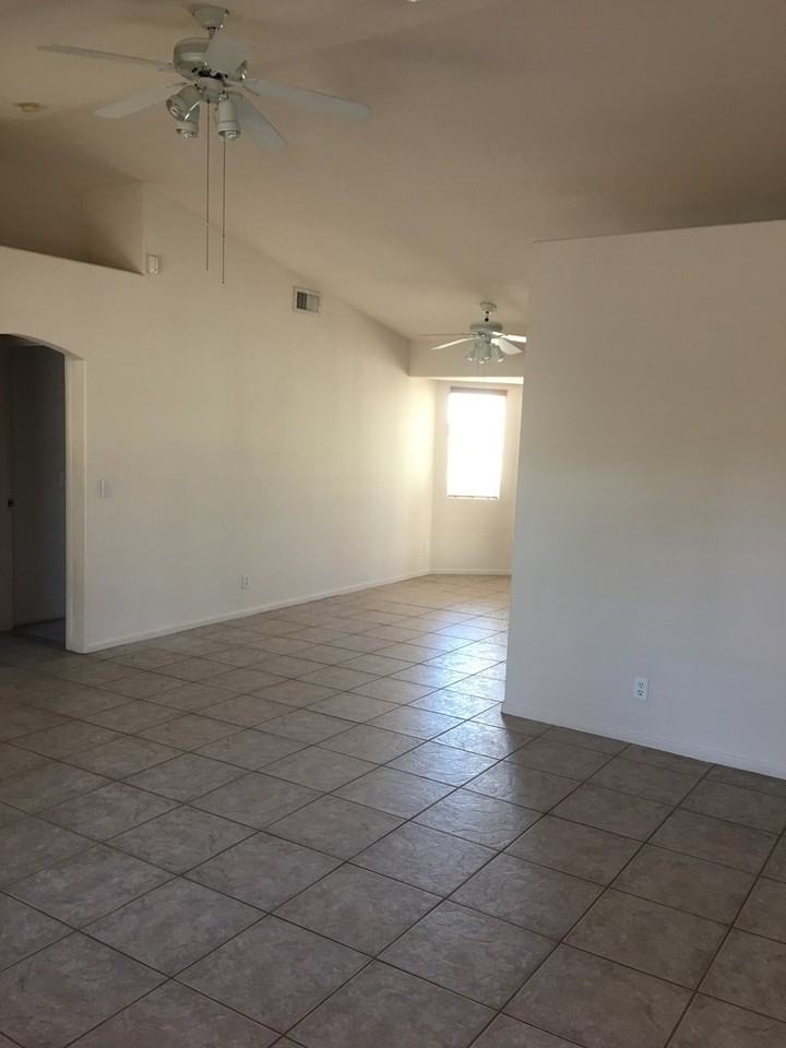 355 Stallion Ln - Photo 6 of 18