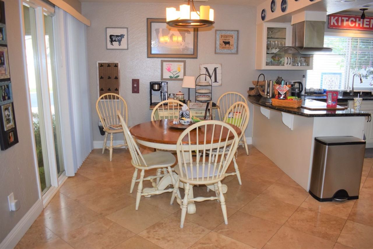 1160 Silver Lake Dr - Photo 5 of 24