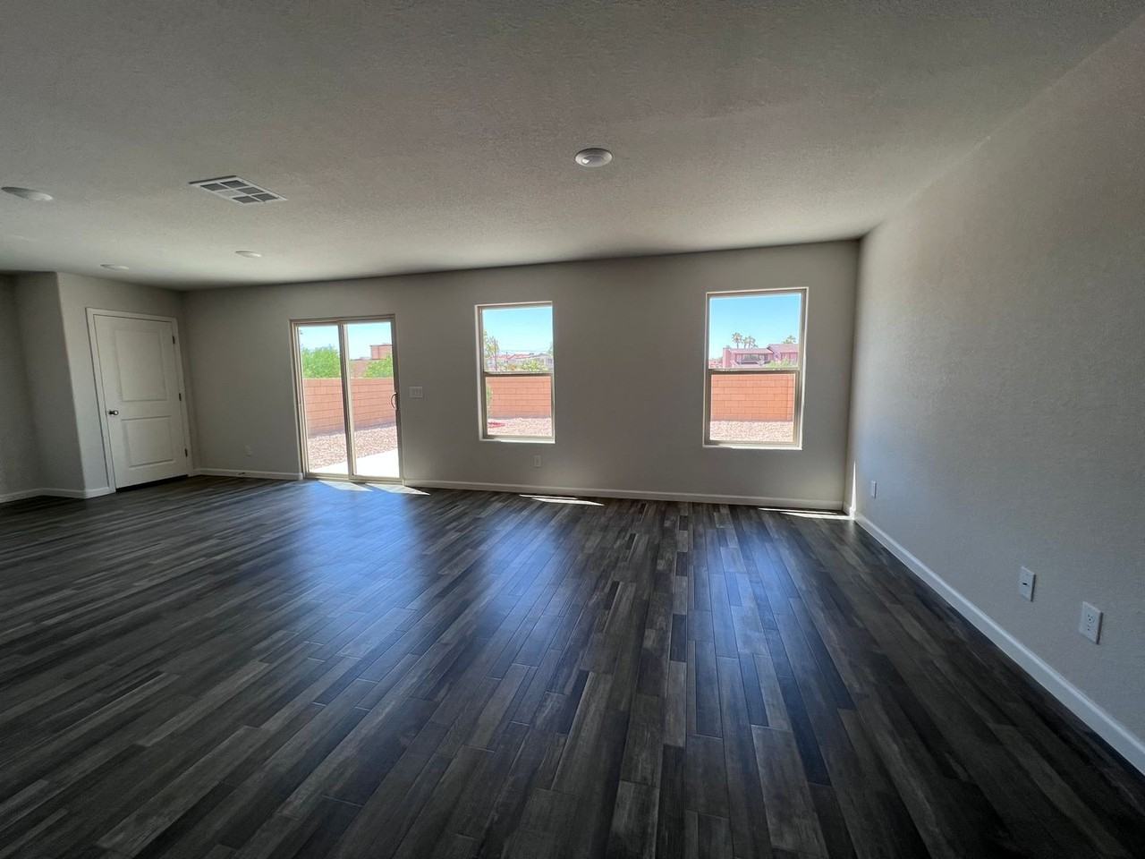 2458 River Valley Cir - Photo 3 of 30