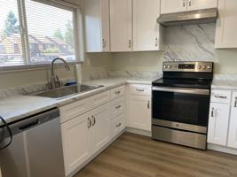 featured image of 1481 Parkway Dr