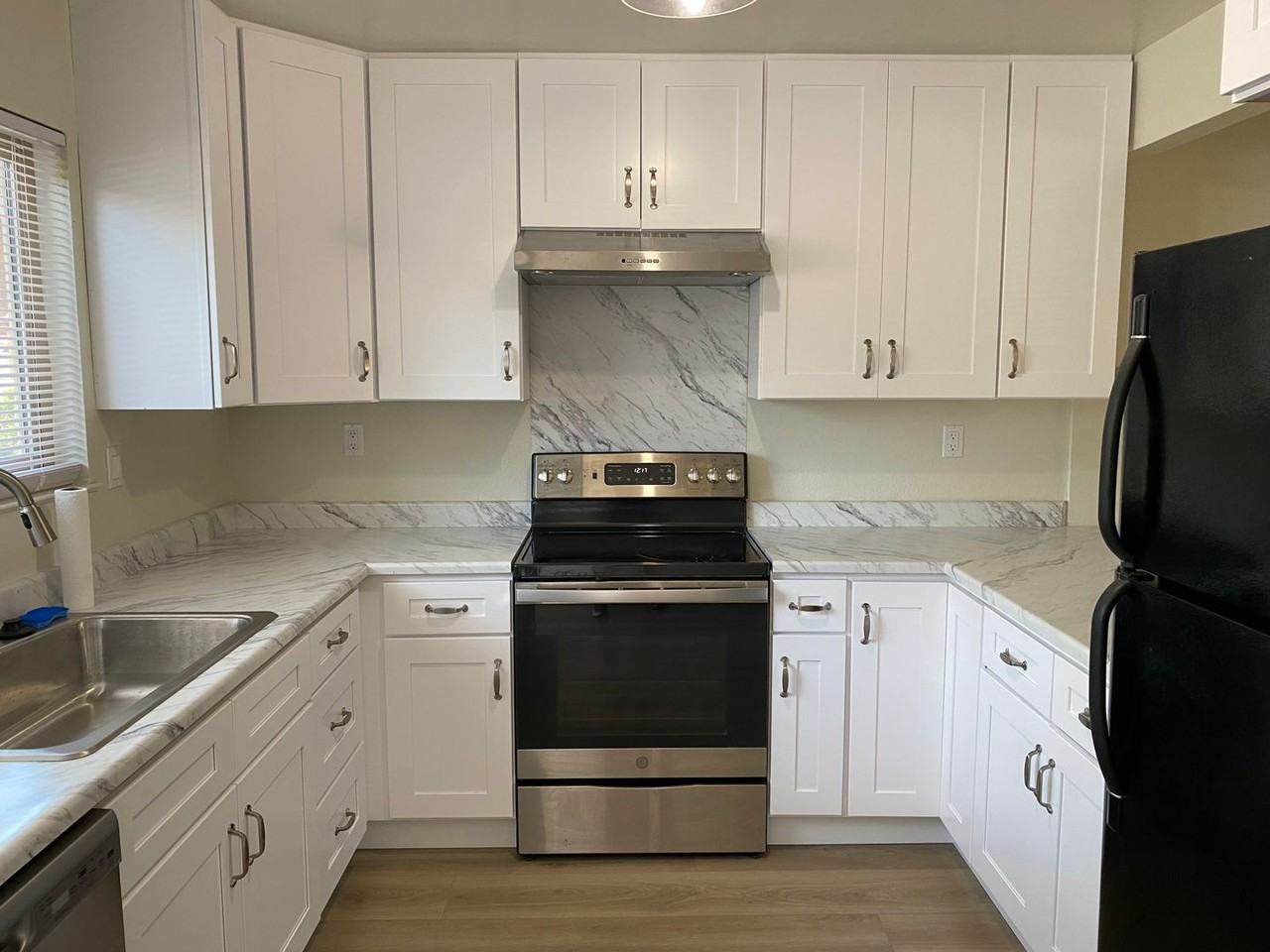 1481 Parkway Dr - Photo 6 of 39