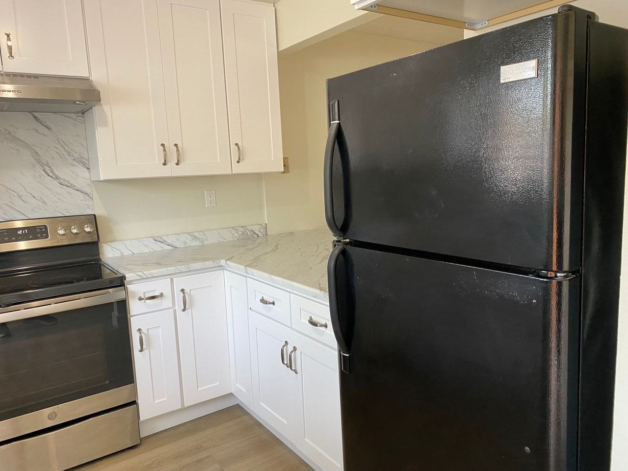 1481 Parkway Dr - Photo 7 of 39