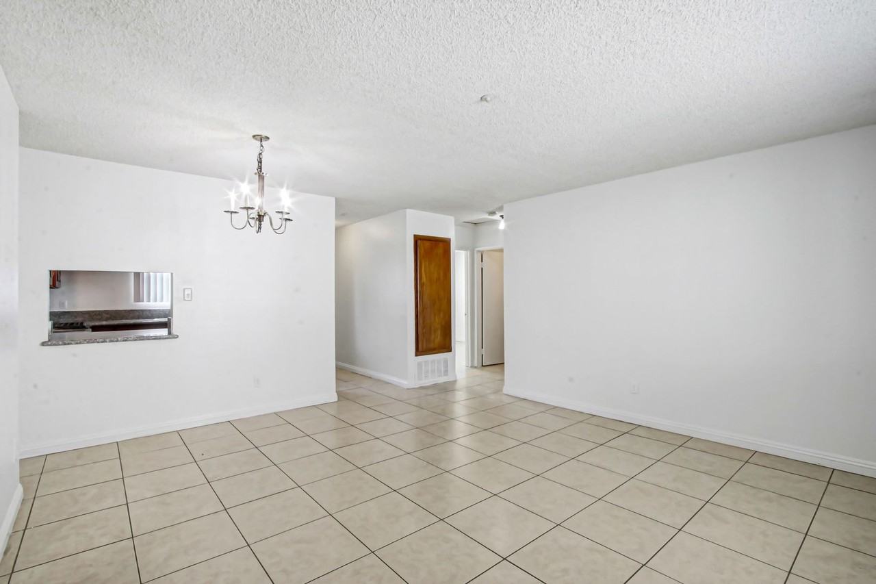 8244 Beech Avenue - Photo 2 of 20