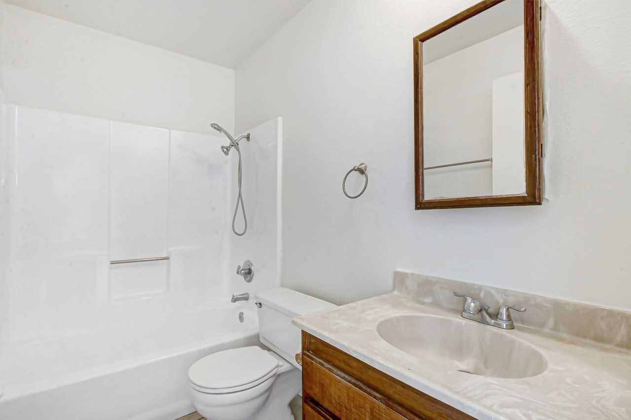 8244 Beech Avenue - Photo 6 of 20